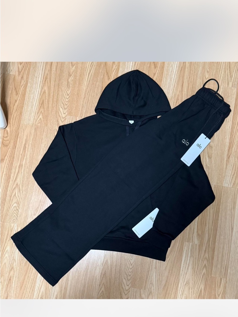 ALO Yoga Black Crewneck Hoodie & Sweatpants Set unisex